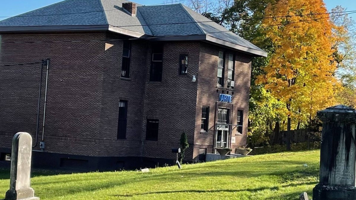 Hudson House | Cemetery Schoolhouse #1