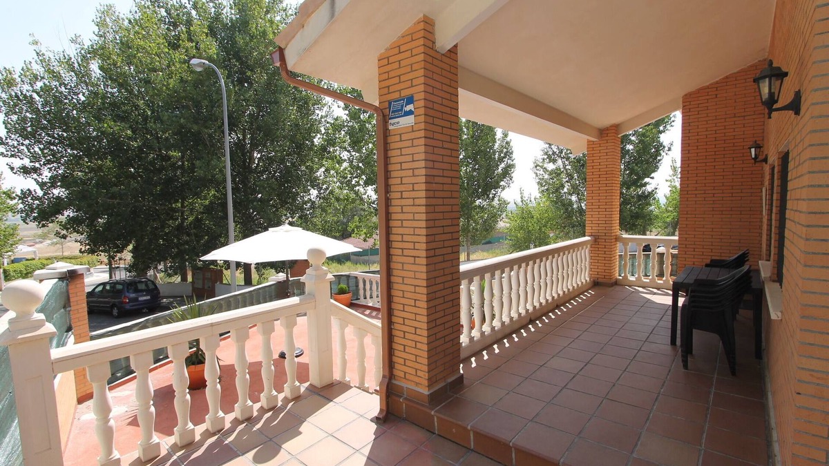 Sesena House | Cenador d Valle TuCasaTemporal