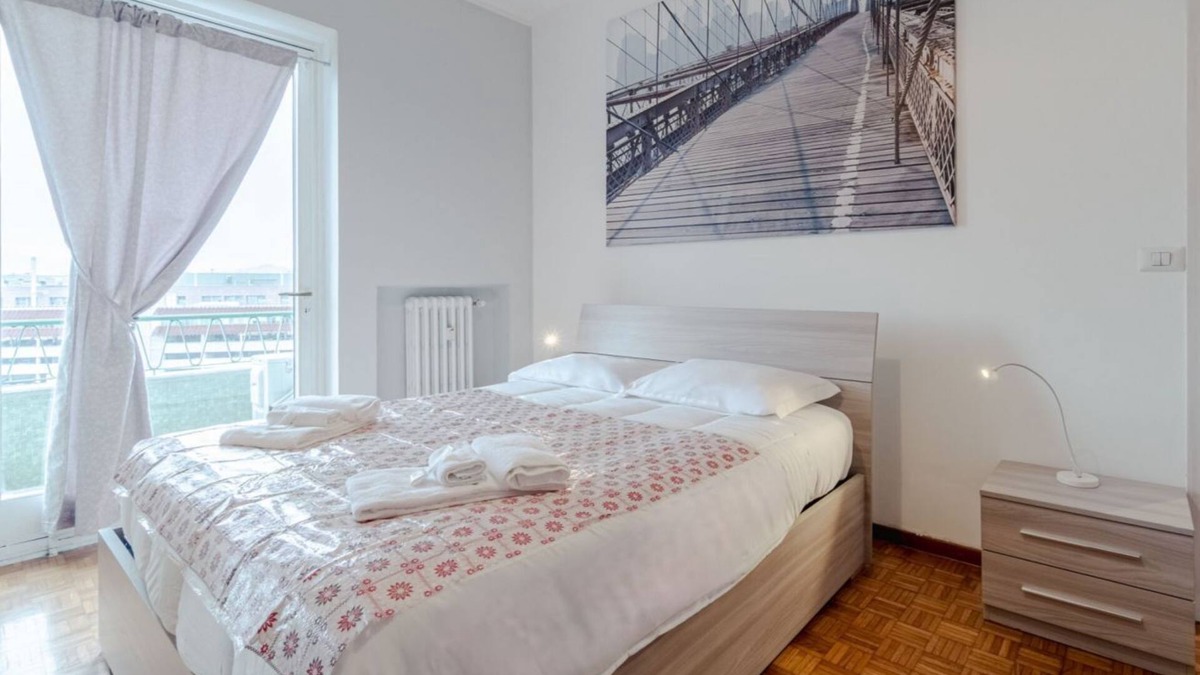 Cenisia Apartment | Cenisia Roomy Apt x6- w/Balcony