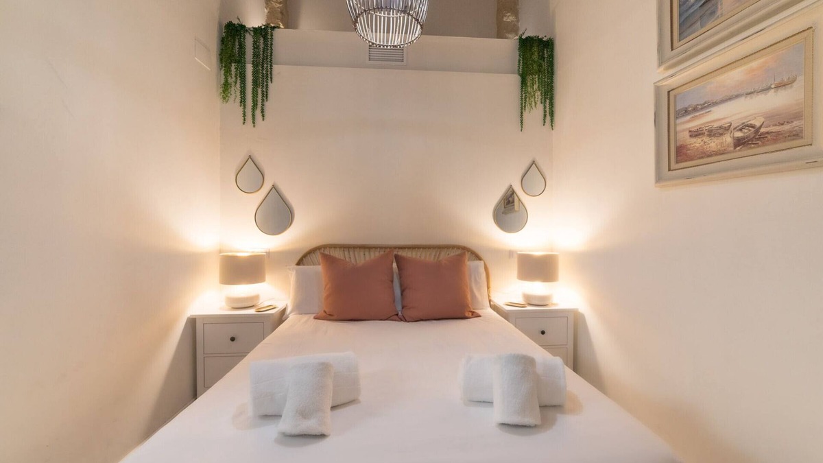 Raval Roig House | Centennial fisherman's house "Casola House"