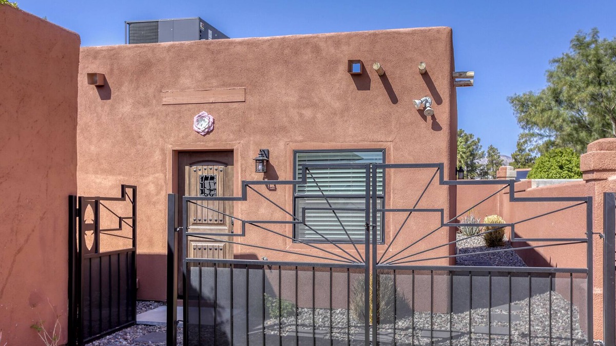 Centennial Hills House | Centennial Hills Luxury Guesthouse In Northwest Las Vegas