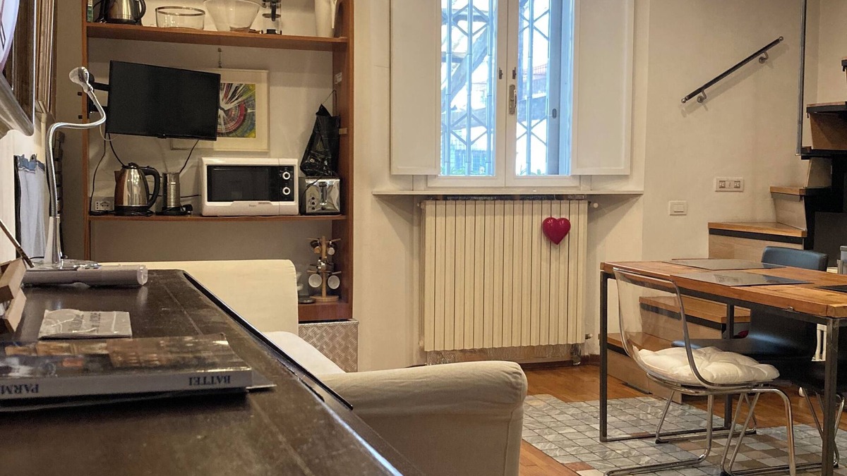 Parma City Centre Apartment | Center, air conditioned, renovated with transit and parking