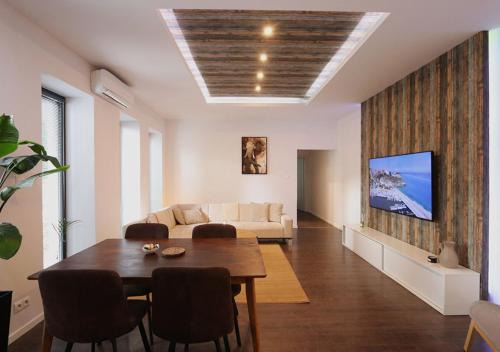 Piestany Apartment | Center Apartment with Garden Zoe