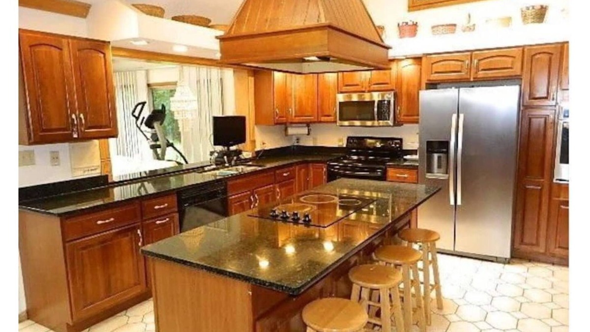 Stroudsburg House | Center Hall Colonial Villa in the Heart of Poconos