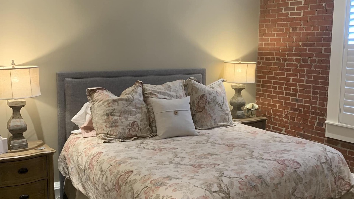 Greenville Downtown Condo | Center of Downtown- Upscale 1Br/1Ba with patio & private entrance