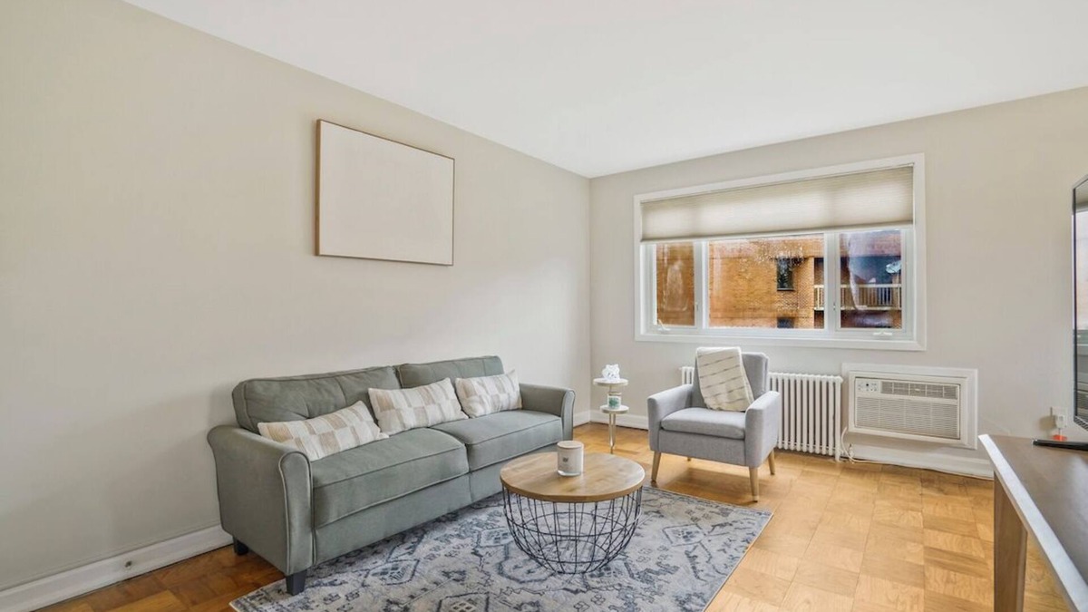 Radnor - Fort Myer Heights Apartment | Central 1BR Apt - mins to metro & DC