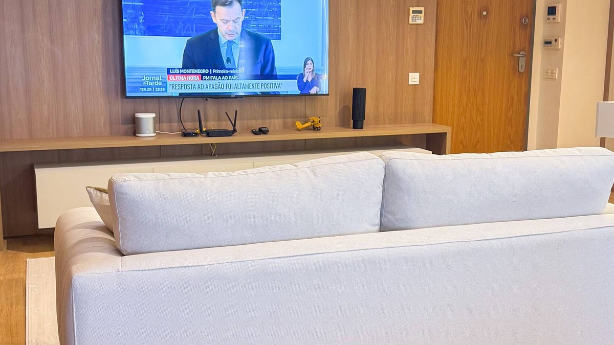 Luanda Apartment | Central 1BR - Twin to King Bed, Fast Wi-Fi + 65" Smart TV