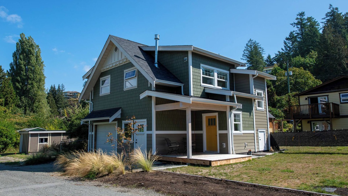 Gibsons Cottage | Central 2 Bed New Construction Laneway House in Gibsons