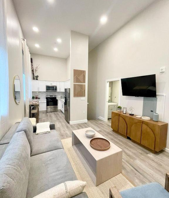Downtown Apartment | Central 2BR Near Yale WiFi with Washer and Dryer