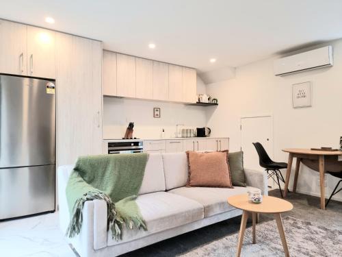 Christchurch City Centre Apartment | Central 2BRM 2BTH townhouse FREE carpark