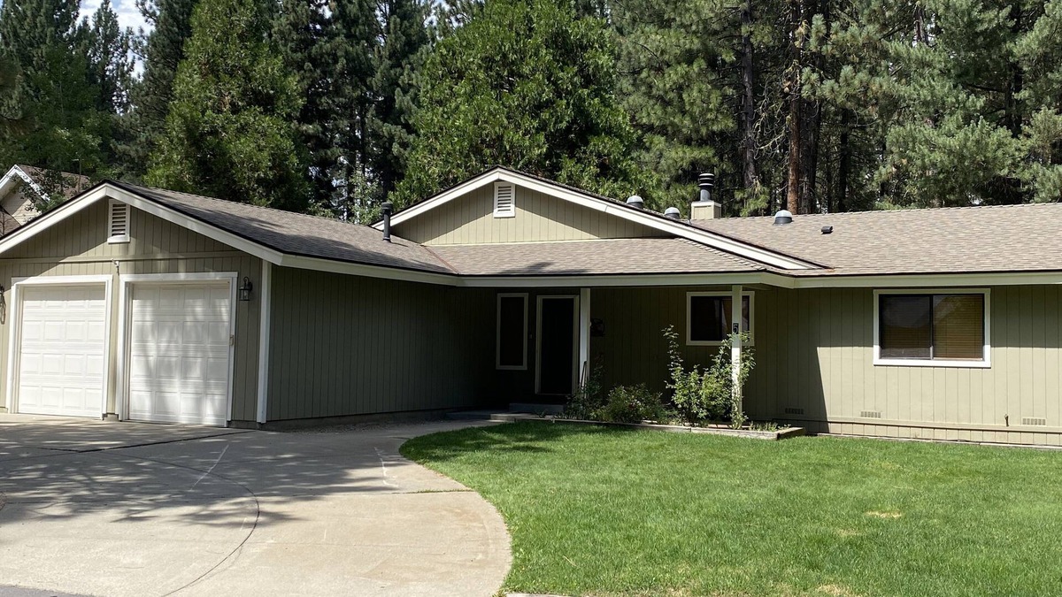 Plumas Eureka Estates House | Central AC: Large 4 bedroom private home, private lot. fenced yard with deck