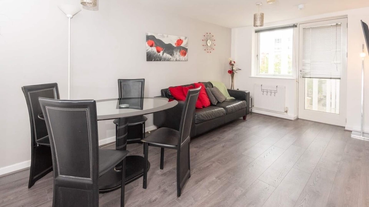 The Docks Apartment | Central Albert Dock 2Bed/2Bath