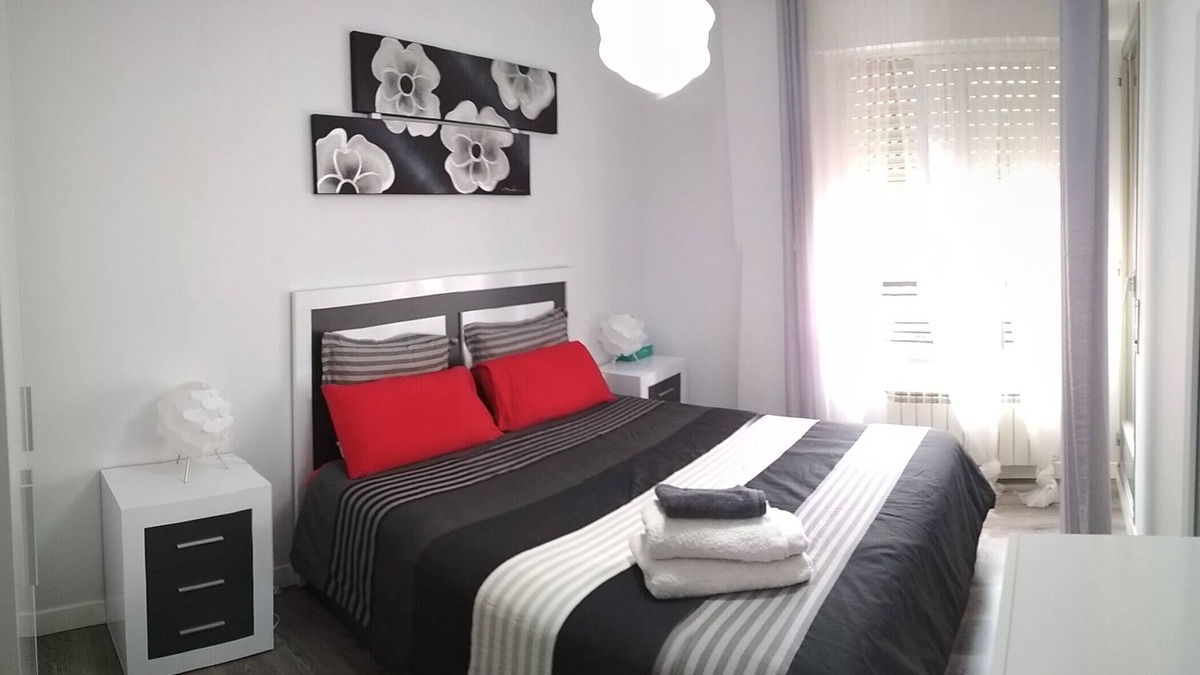 Logrono City Centre Apartment | CENTRAL AND COMPLETELY REFORMED APARTMENT. Wifi.