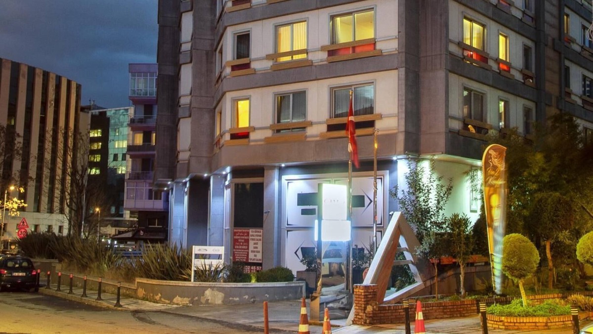 Gayrettepe Apartment | Central and Luxury Residence in Istanbul Besiktas