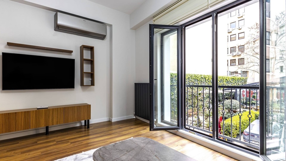 Osmanbey Apartment | Central and Modernly Furnished Flat in Sisli