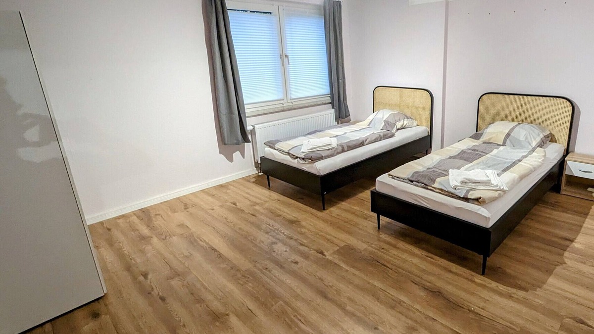Center Apartment | Central apartment for 6 people with rain shower & parking space
