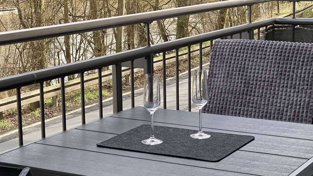 Marburg Apartment | Central apartment directly on the Lahn with a beautiful view of the river