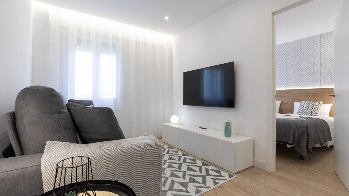 Logrono Apartment | Central Apartment in Logroño, Near Laurel Street, Sleeps 6, Newly Renovated