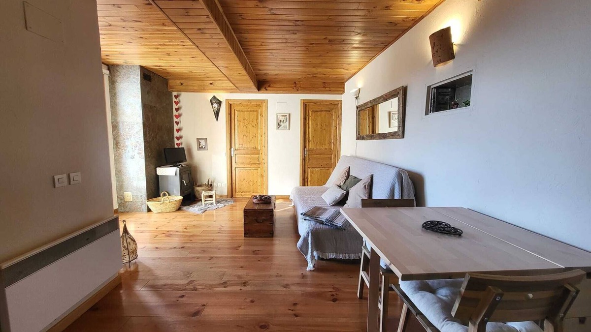 Osseja Apartment | Central Apartment in Ossèja