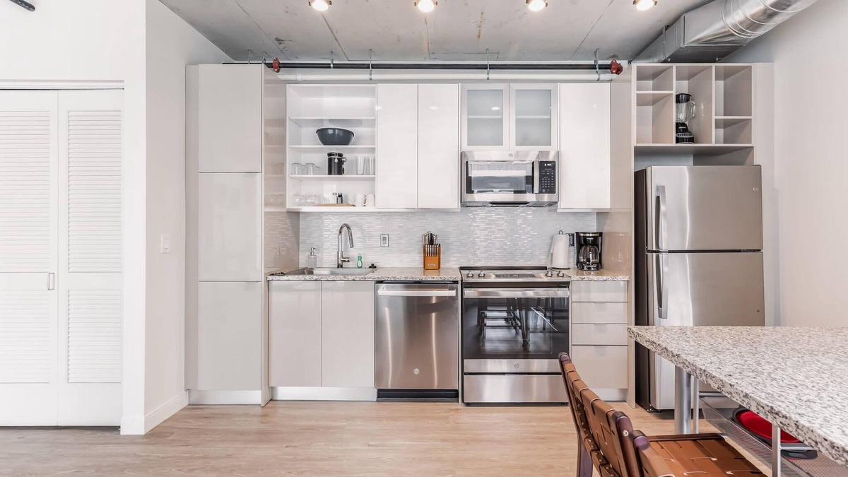 Gateway District Apartment | Central apartment with double queen beds