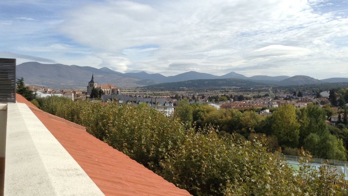 El Espinar Condo | Central apartment with excellent views in El Espinar
