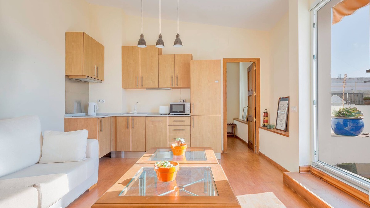 Old Town Apartment | Central Apartment with Roof Top Terrace, Wi-Fi and Air Conditioning