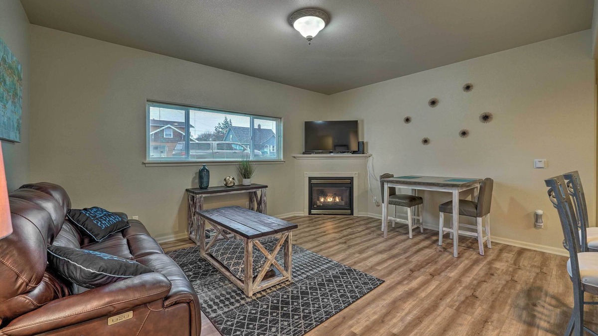 Anacortes Apartment | Central Apt: Private Fireplace & Patio Access