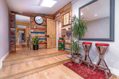 Westbury on Trym Apartment | Central Apt: With Sauna, Garden and Landmark View