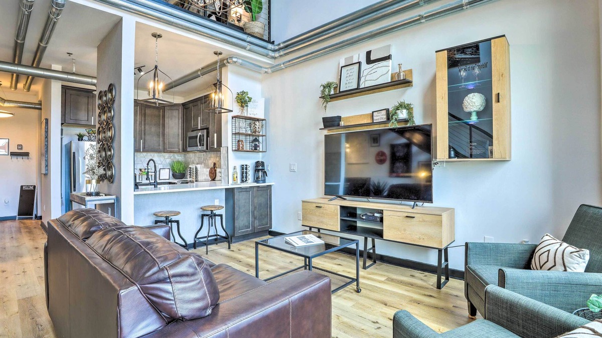 Atlantic Station Area Apartment | Central Atlantic Station Loft in Walkable Location