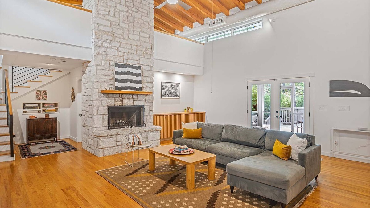 Highland Hills House | Central ATX, Spacious Yard - ACL! - The Library
