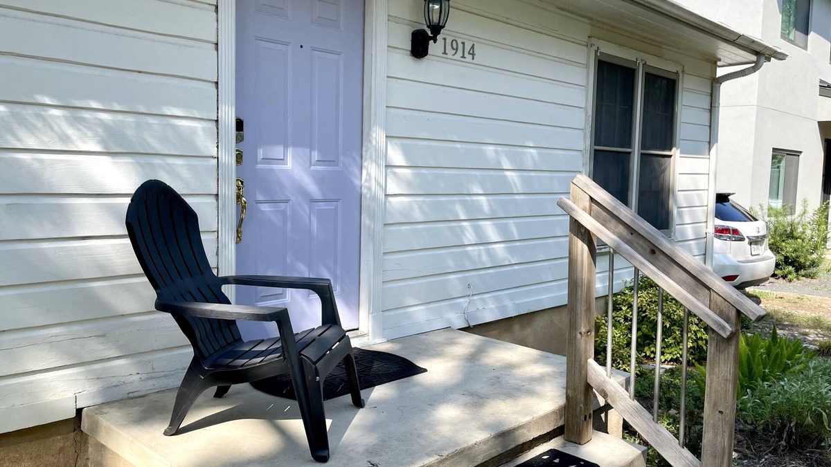 Oakmont Heights House | Central Austin - Blocks From Park, Cafes, Pools Near Downtown, Major Employers