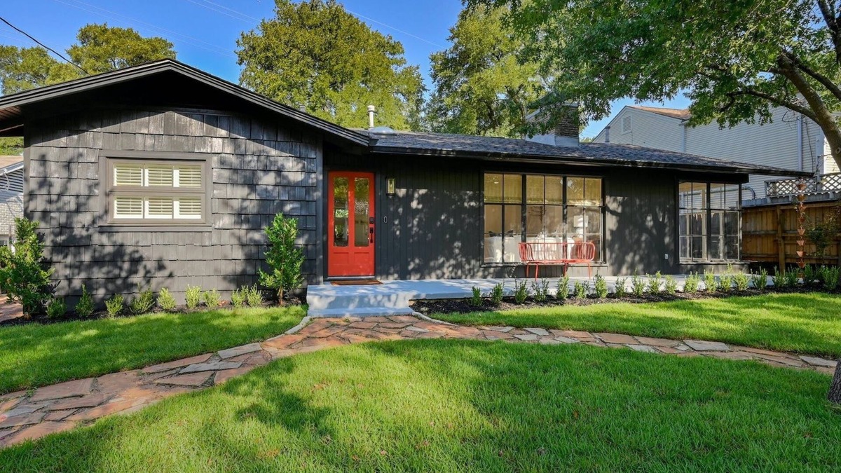 Old West Austin House | Central Austin home located minutes to UT & downtown