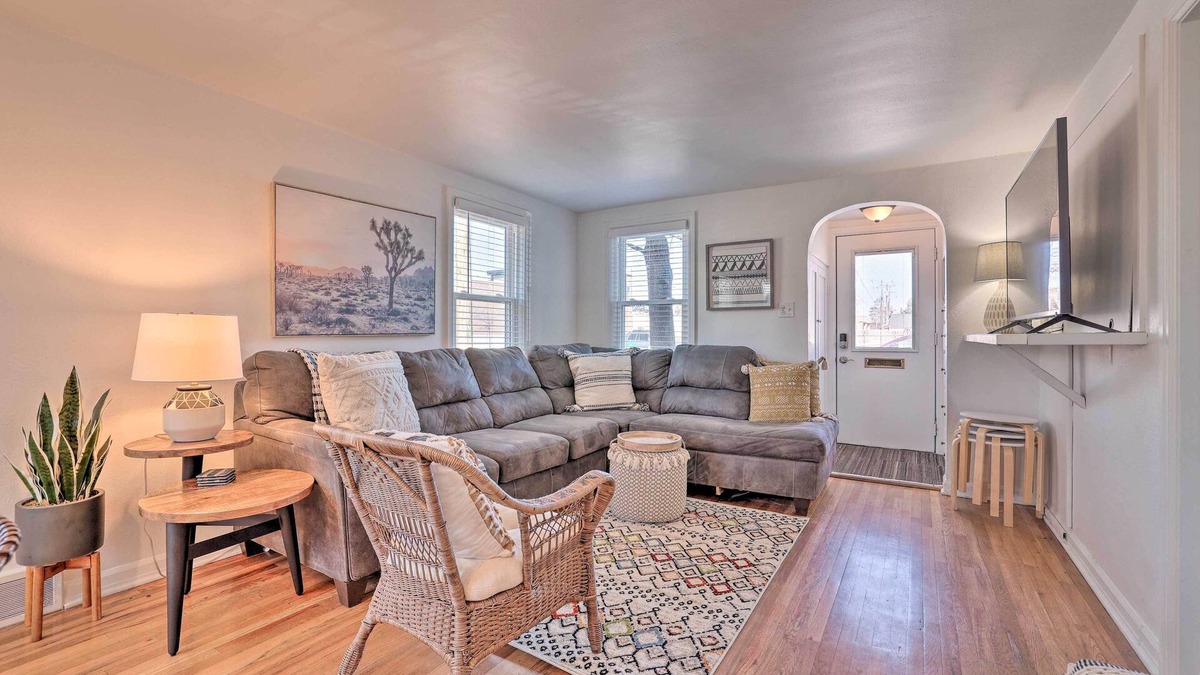 Southeast Boise Cottage | Central Boise Home Near BSU, 1 Mi to Dtwn!