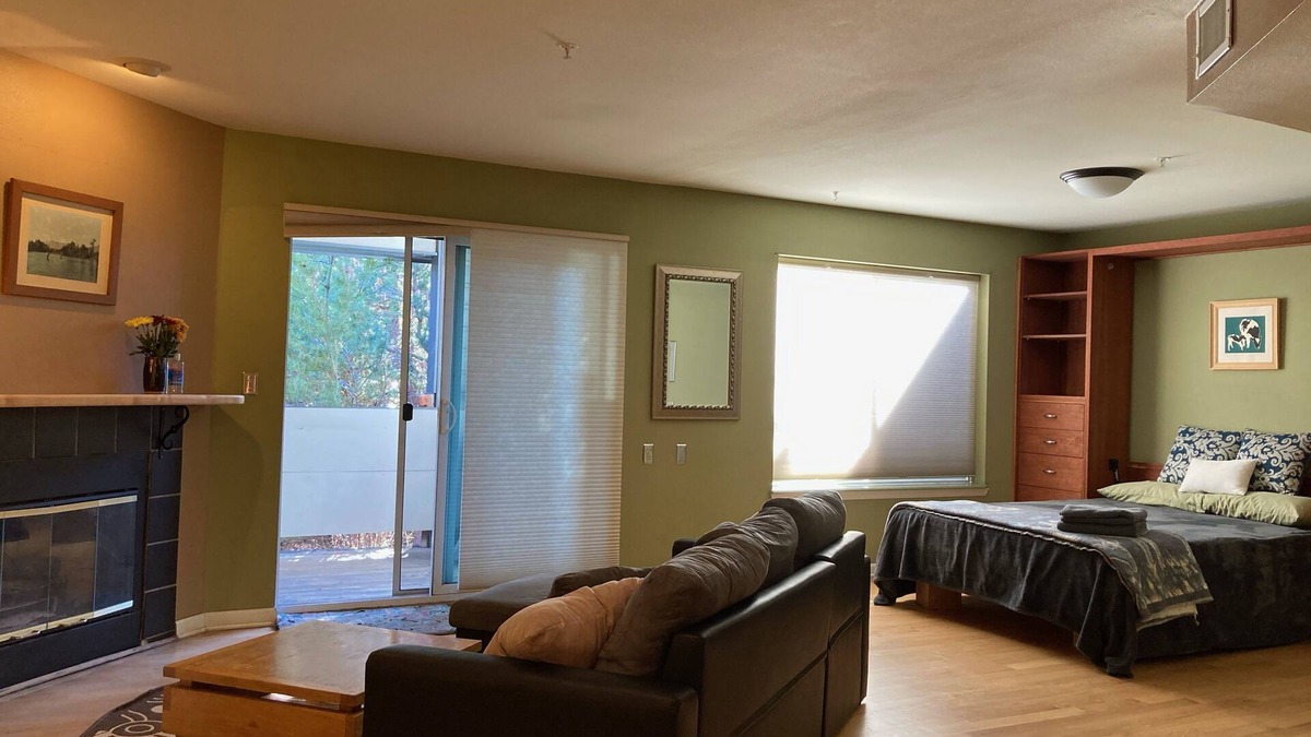 Old North Boulder Apartment | Central Boulder Studio Condo - Quiet Space Close to Downtown!