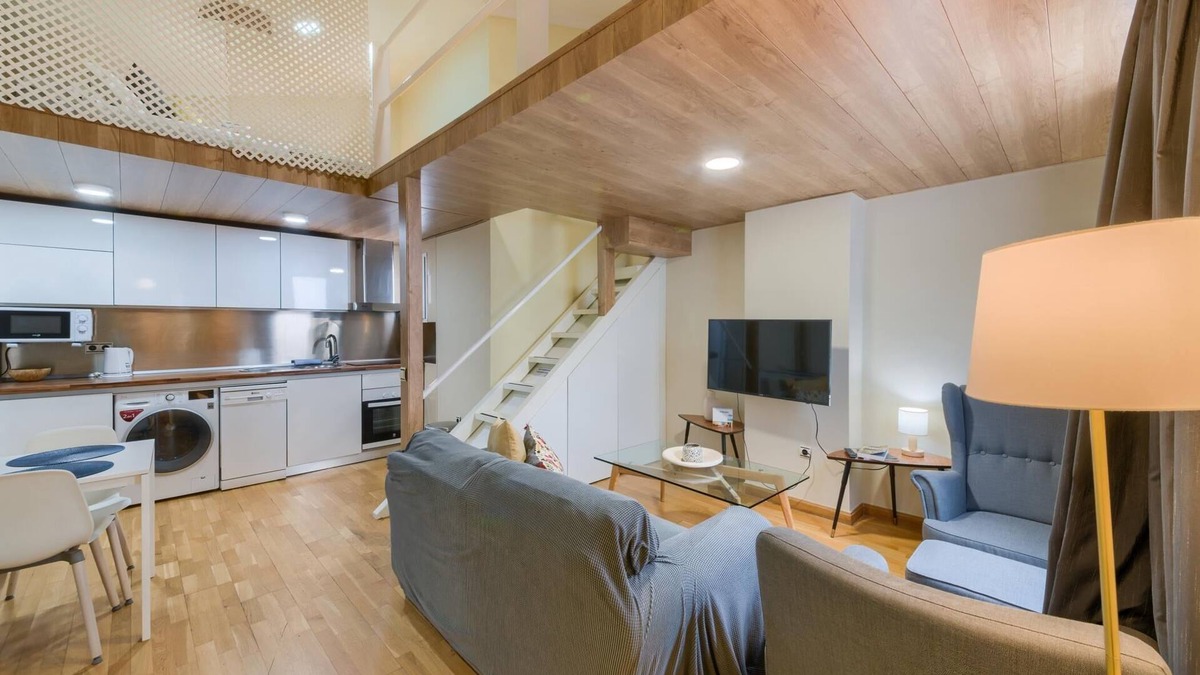 Ensanche Centro Apartment | Central bright and cozy penthouse for 4 people