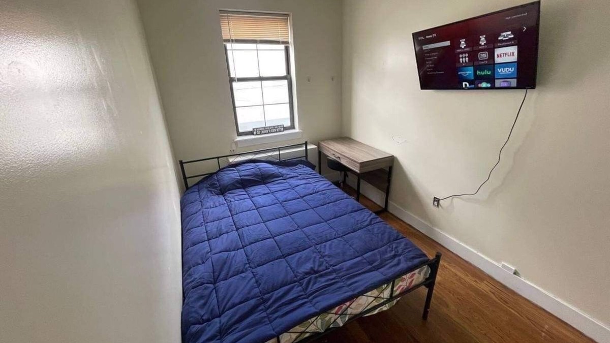 Bushwick Apartment | Central Bushwick Room.