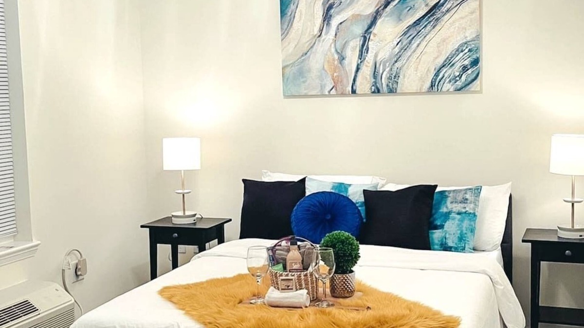 Middlesex Apartment | Central by Marriott & RWJHosp I 1BD | WiFi | Pkng