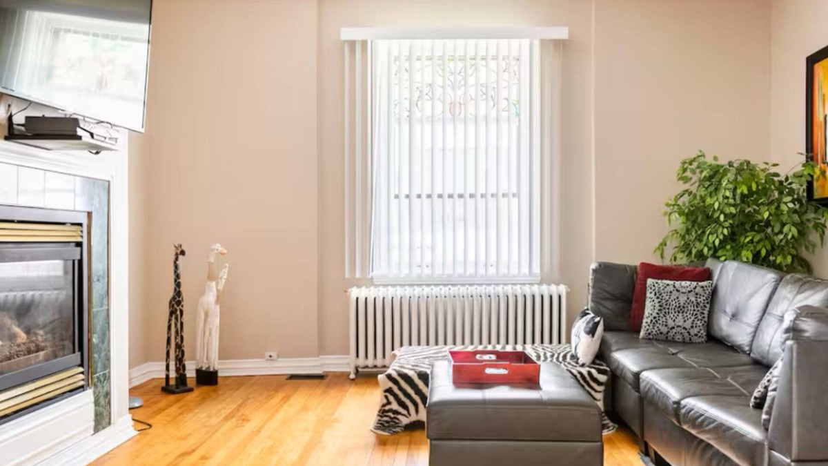 Old Ottawa East Apartment | Central Canal Spacious 1 bedroom with private entry and private parking