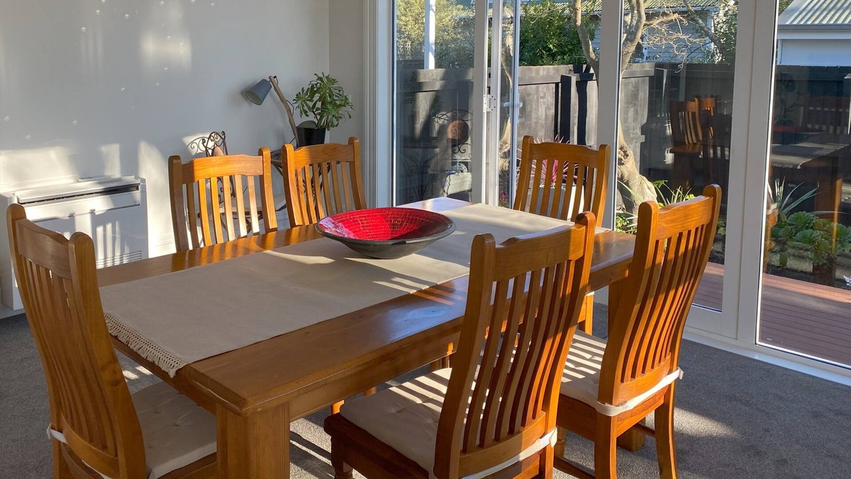 Cashmere Villa | Central Cashmere Location 2 Bedrooms, Large Lounge