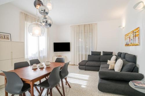 Cernobbio Apartment | Central Cernobbio - Modern apartment