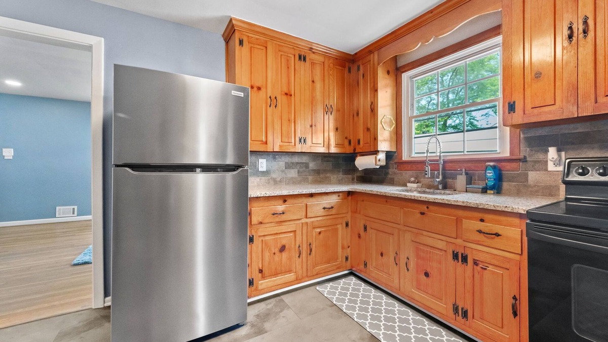 Richmond House | Central Charm: Stay in Style Just Outside of All the Action w/Putting Green