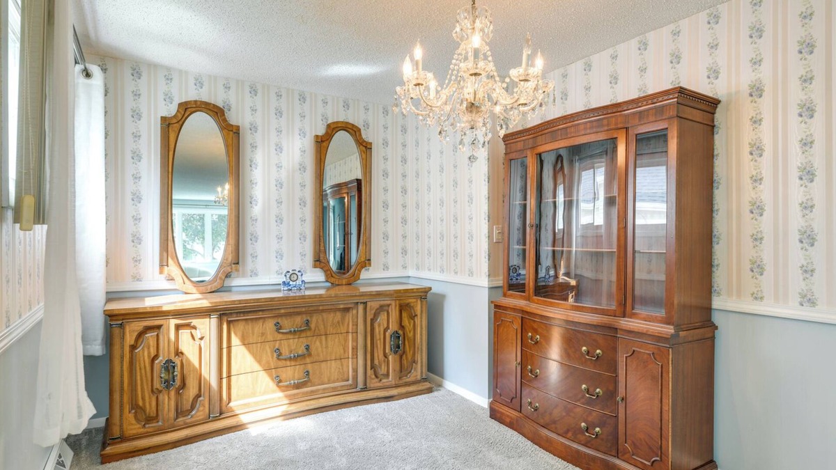 Depew Apartment | Central Cheektowaga Apt w/Shared Hot Tub & Pool!