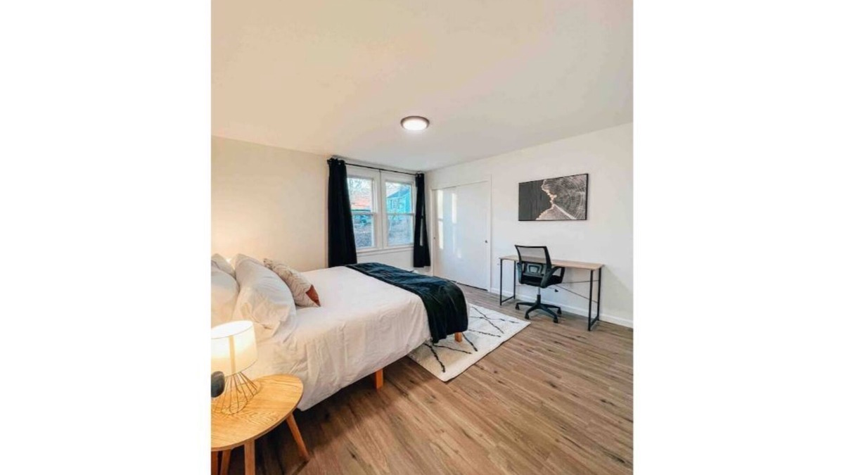 Yalesville Apartment | Central & Chic Apt Sleeps 7 (2 kings, 2 full beds) no cleaning fee
