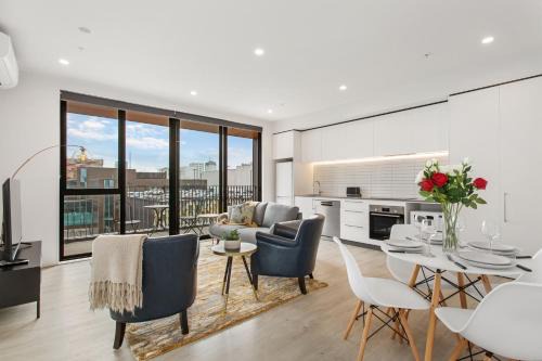 Christchurch City Centre Apartment | Central City Luxury Apartment stunning views sunny