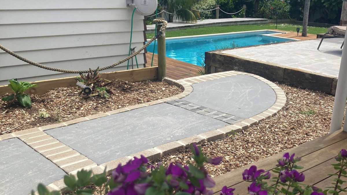 Kingsland Apartment | Central City Pool House with Parking. Pet Friendly. Walk to Eden Park Cafes Bars