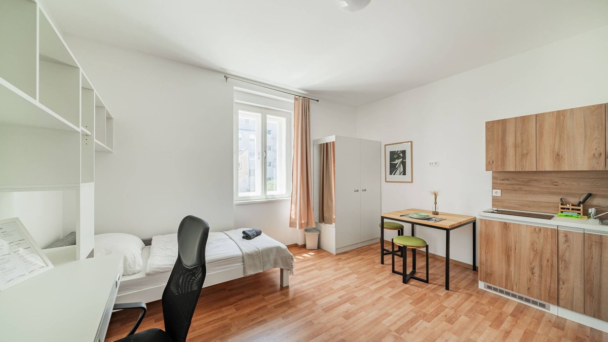 Wiener Neustadt Apartment | Central City Suite - 01