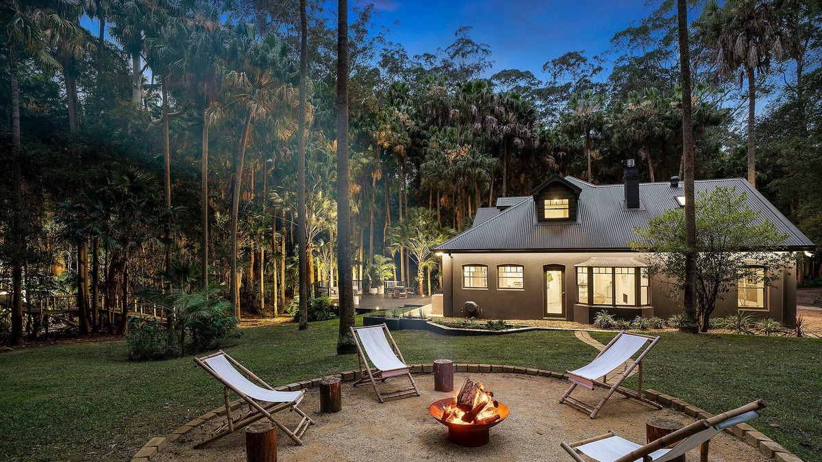 Glenning Valley House | Central Coast Resort Escape with Free Yoga Lesson