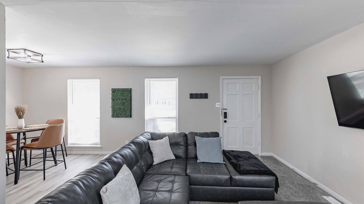 Airport Township House | Central, Convenient and Cozy 2BR, 1B Home in a Quiet St. Louis Neighborhood.