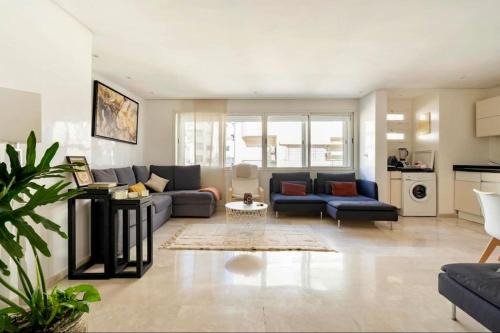 Racine Apartment | Central, cosy, confortable - Bleue Résidence