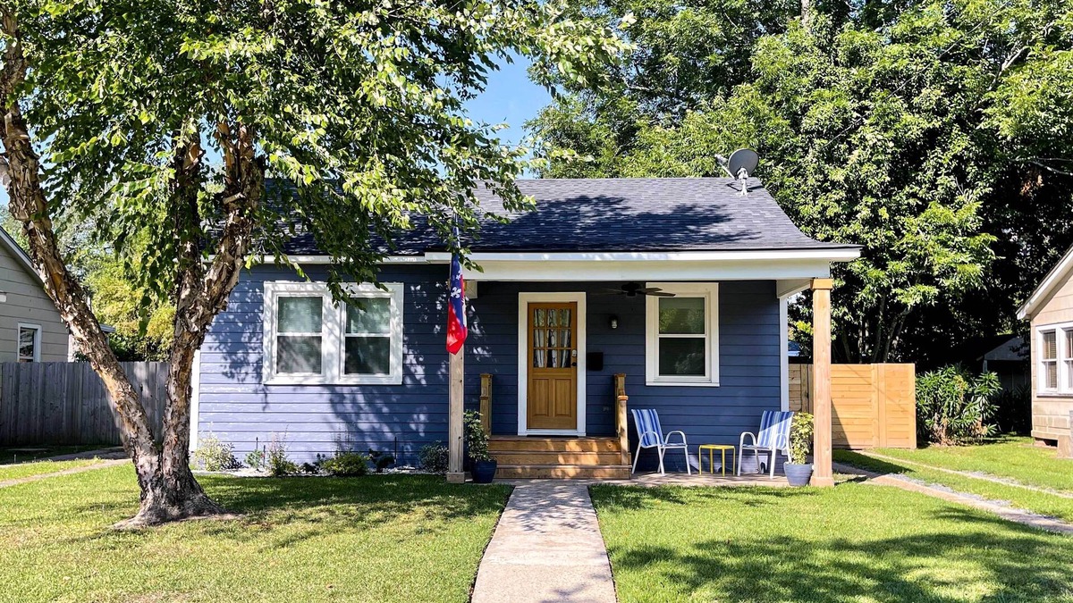 Lafayette Cottage | Central Cottage w/Grill, 1 Mi to Cajun Field